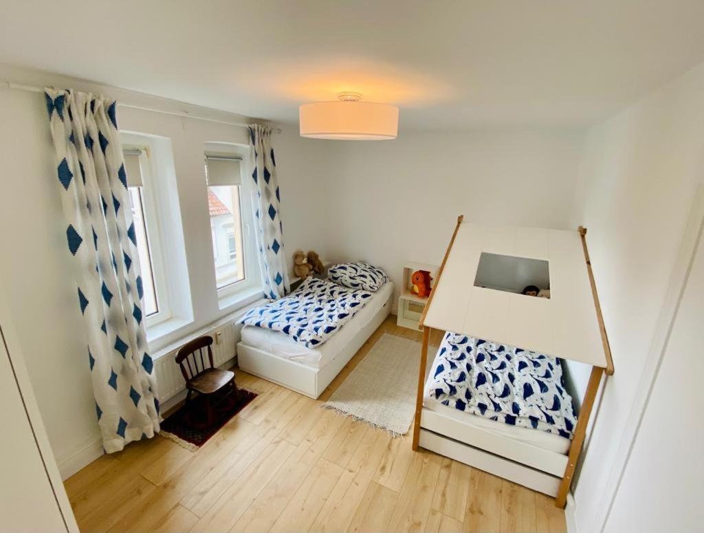 Cute Apartment - Detmold City Center - Large Kitchen, Bath, South Facing Balcony - Free Parking And Wifi Exterior foto